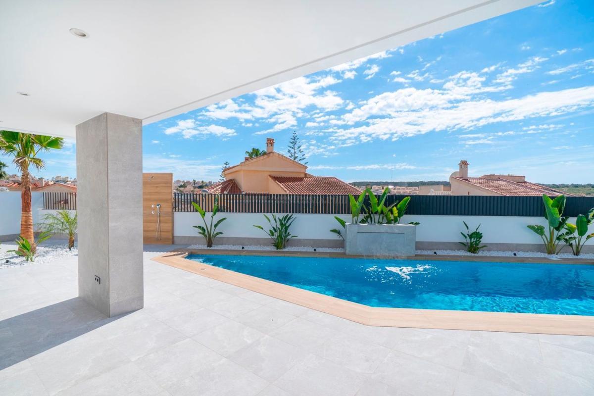 Venta de villa en Rojales