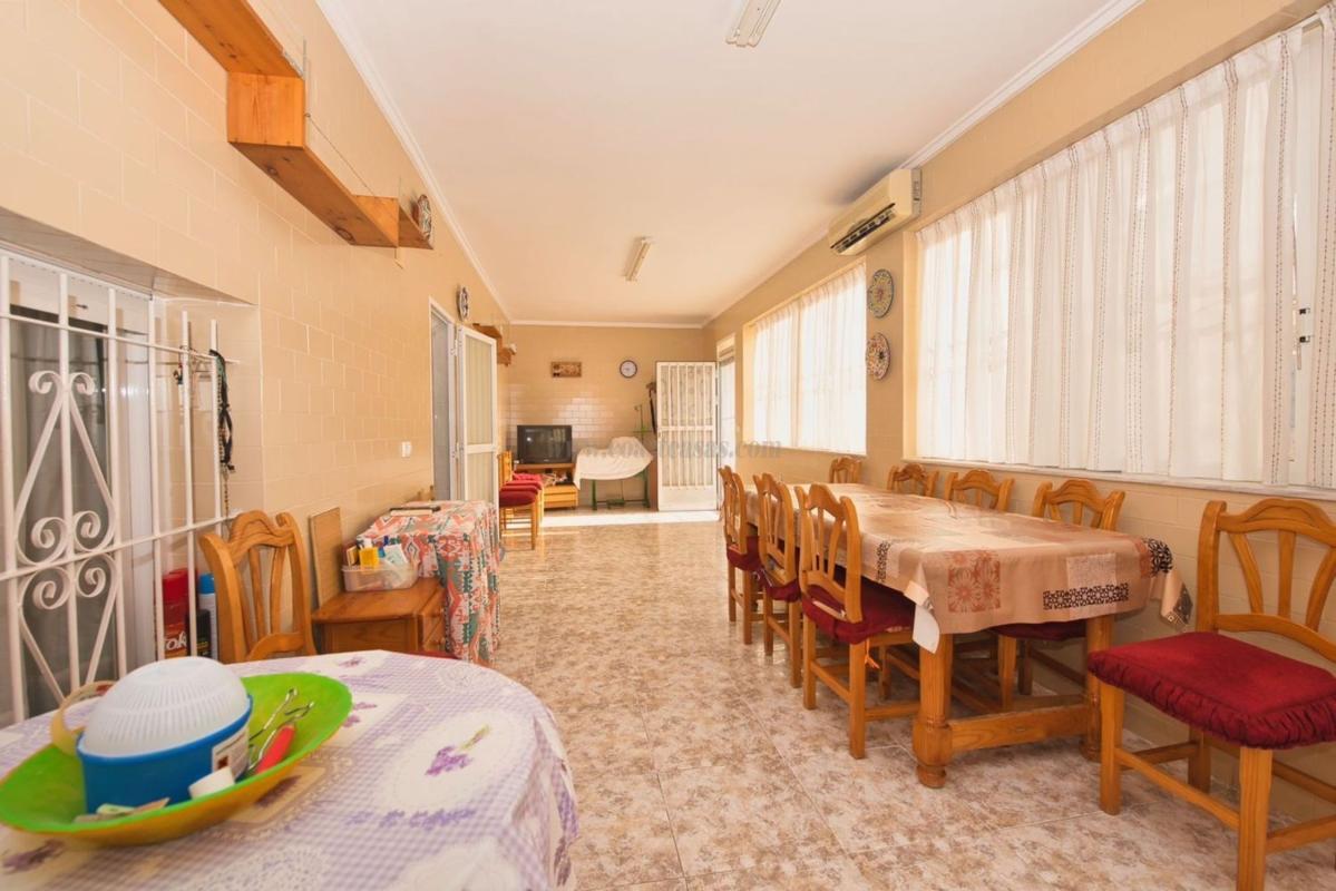 Venta de villa en Benijofar