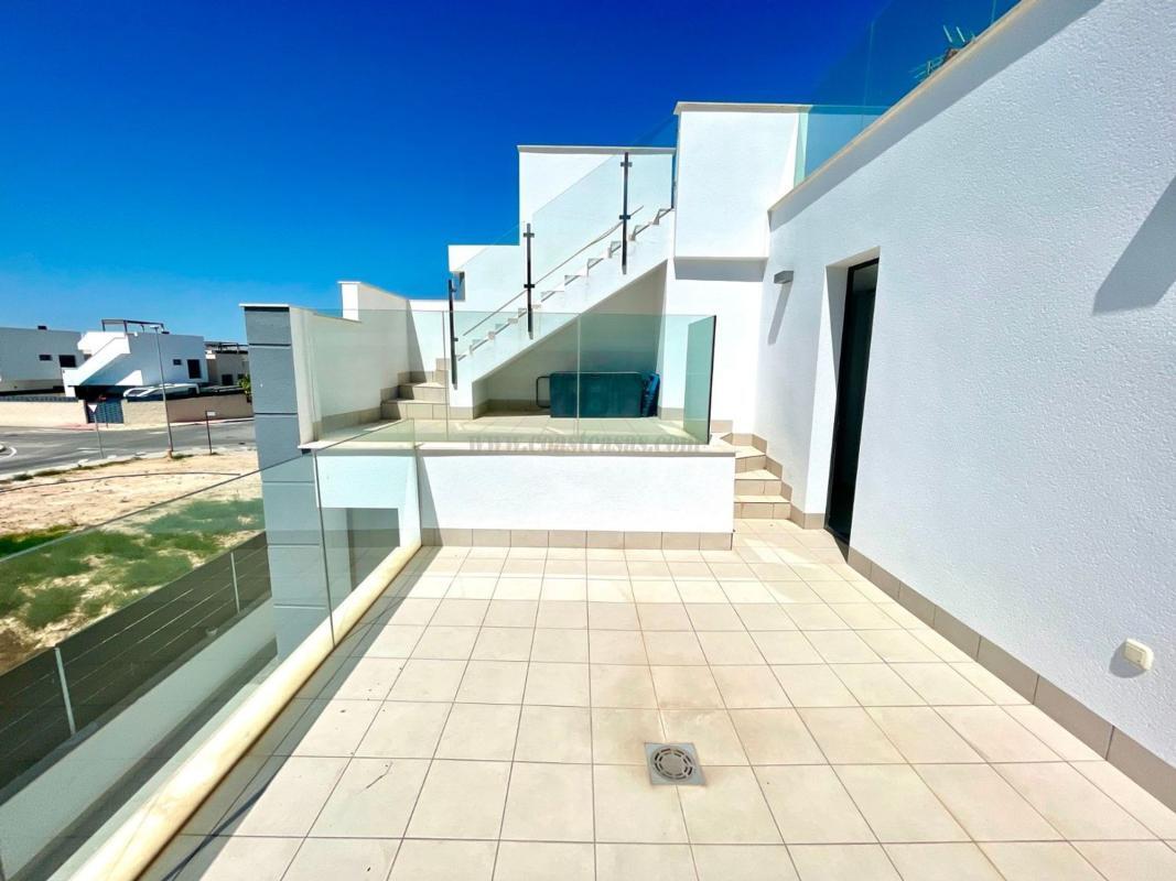 Venta de villa en Benijofar