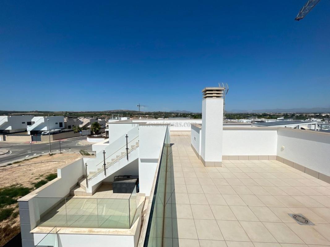 Venta de villa en Benijofar