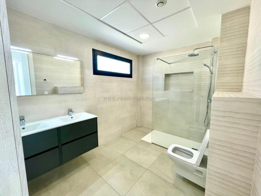 Venta de villa en Benijofar