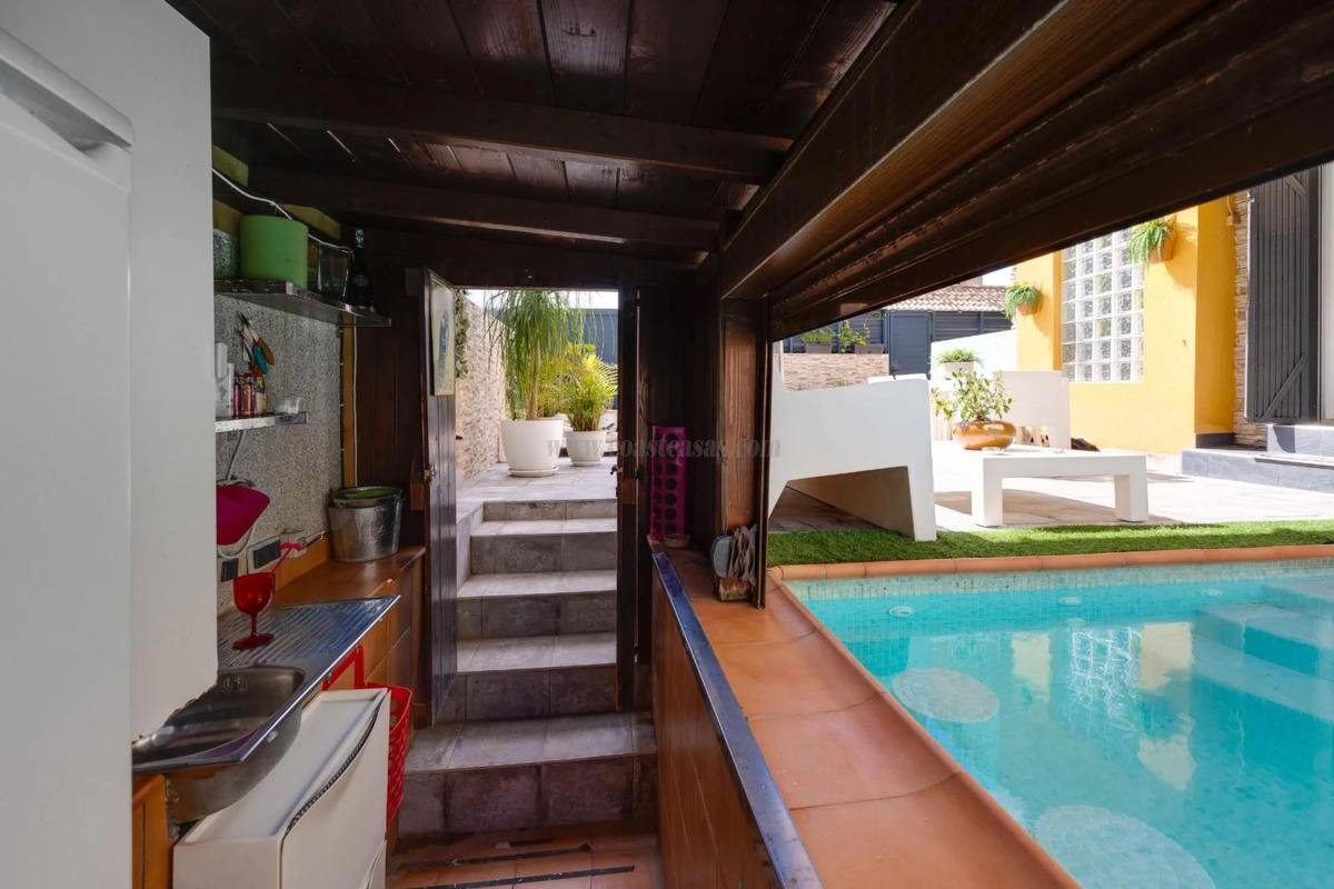 Venta de villa en Los Montesinos