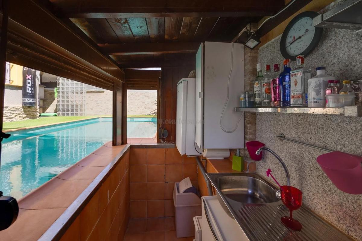 Venta de villa en Los Montesinos