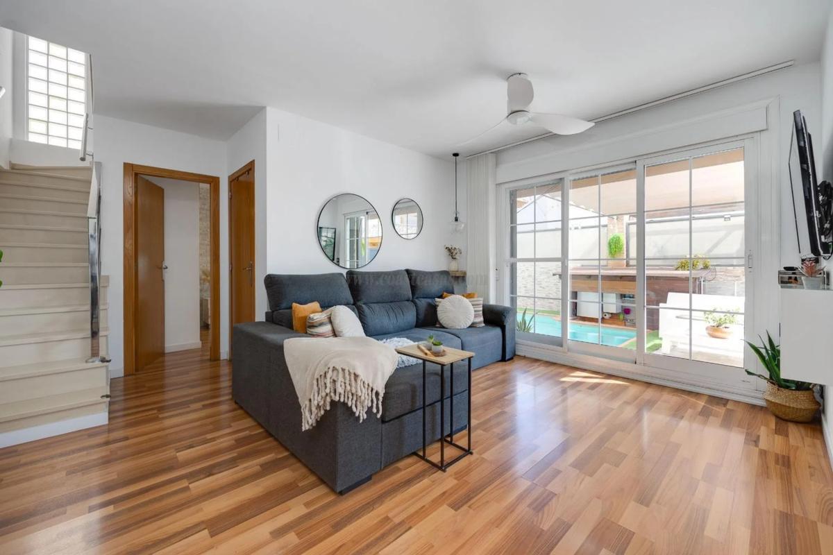 Venta de villa en Los Montesinos