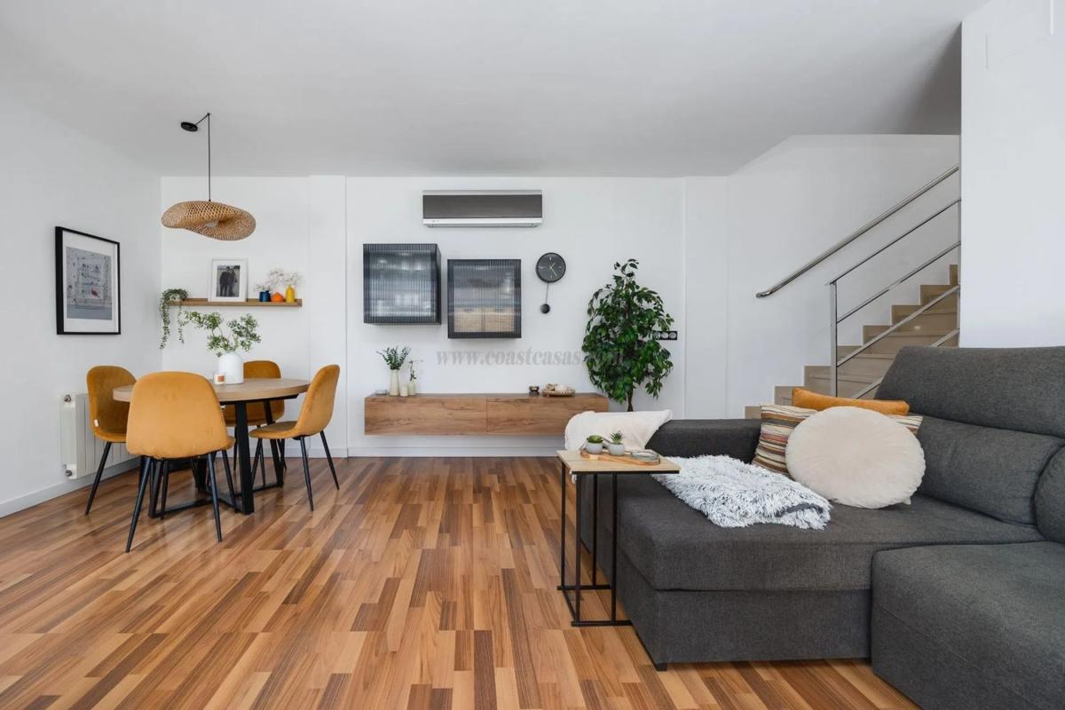 Venta de villa en Los Montesinos