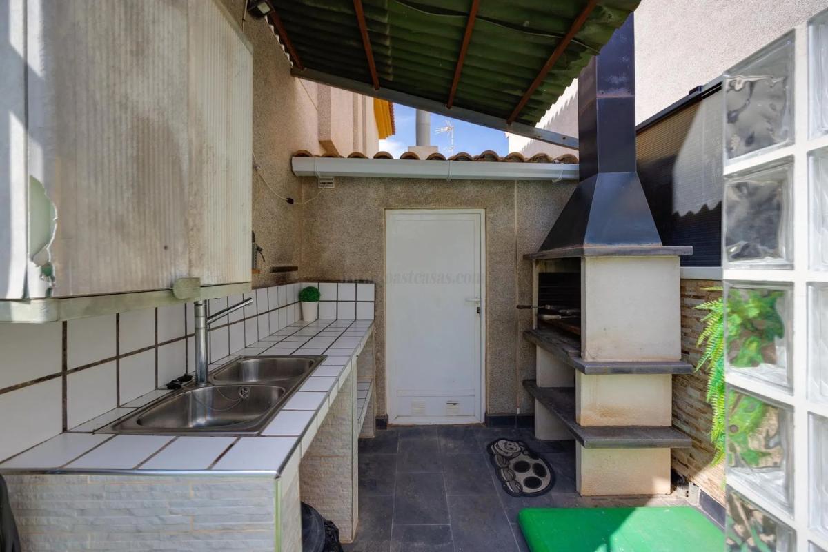 Venta de villa en Los Montesinos