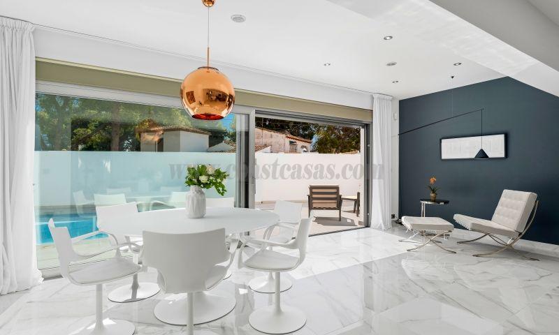 For sale of villa in Punta Prima