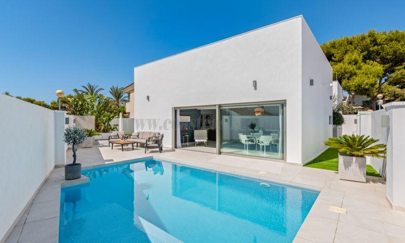 Zu verkaufen von villa in
 Punta Prima