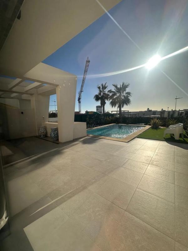 Venta de villa en Algorfa
