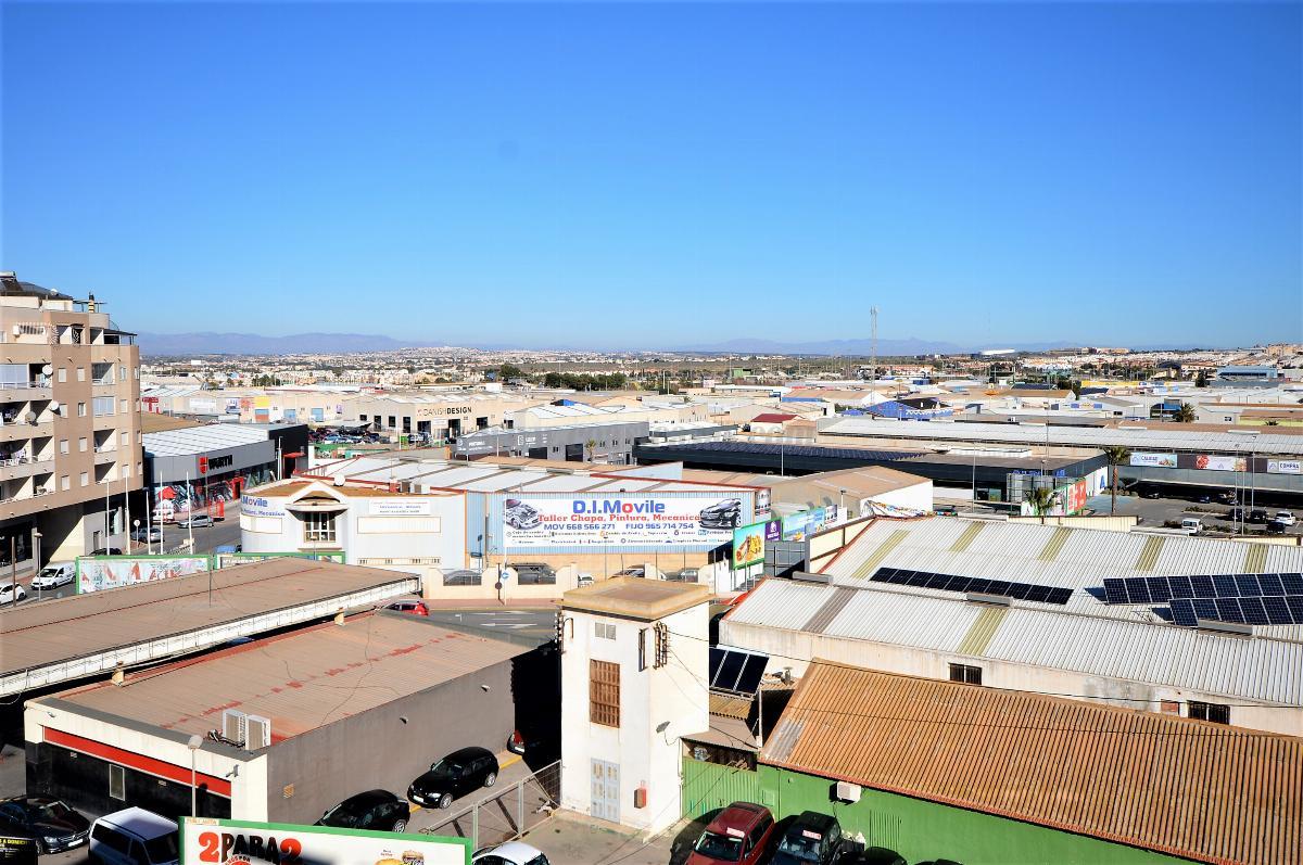 For sale of penthouse in Torrevieja