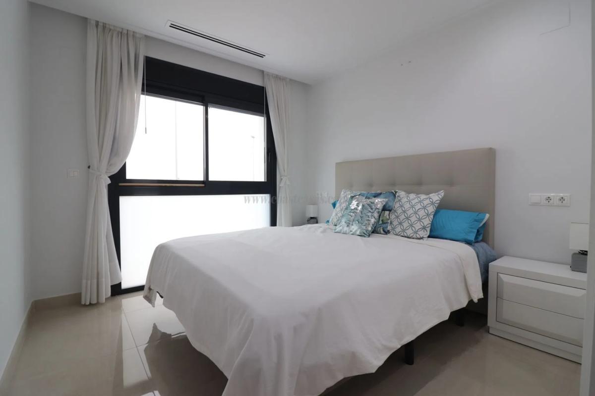 Venta de villa en Benijofar