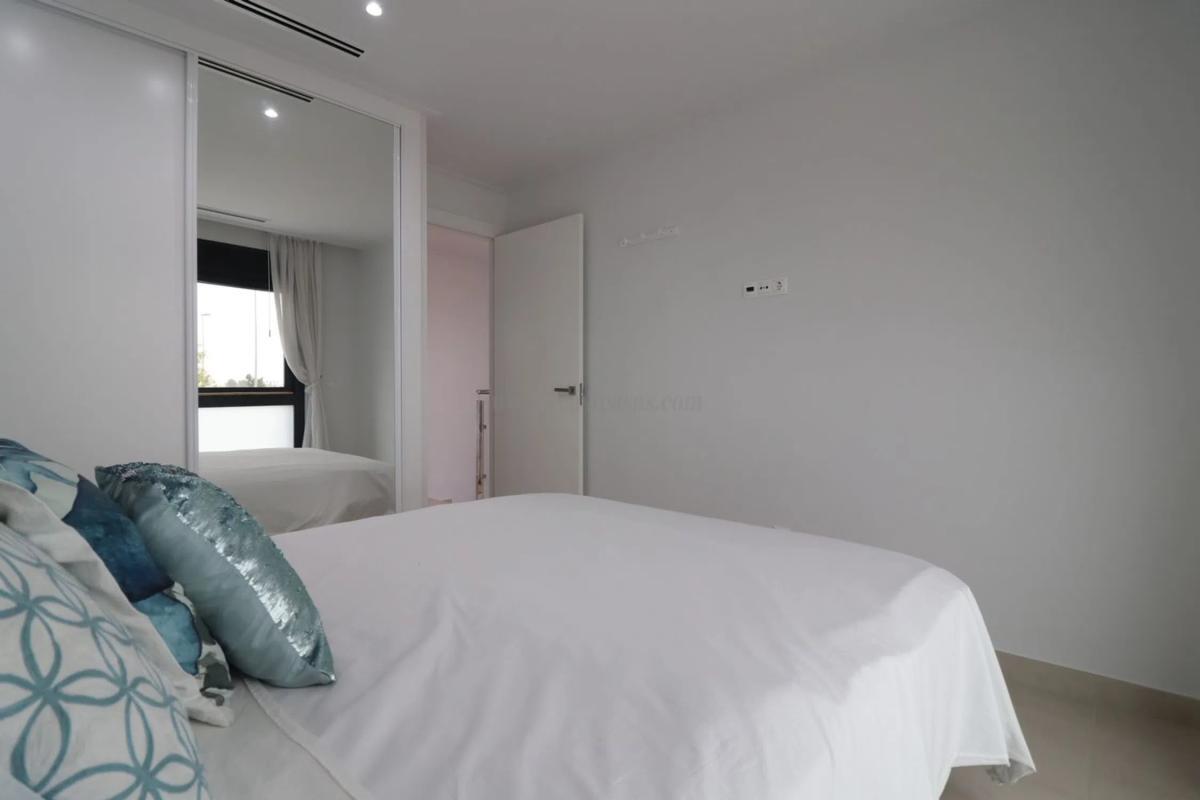 Venta de villa en Benijofar