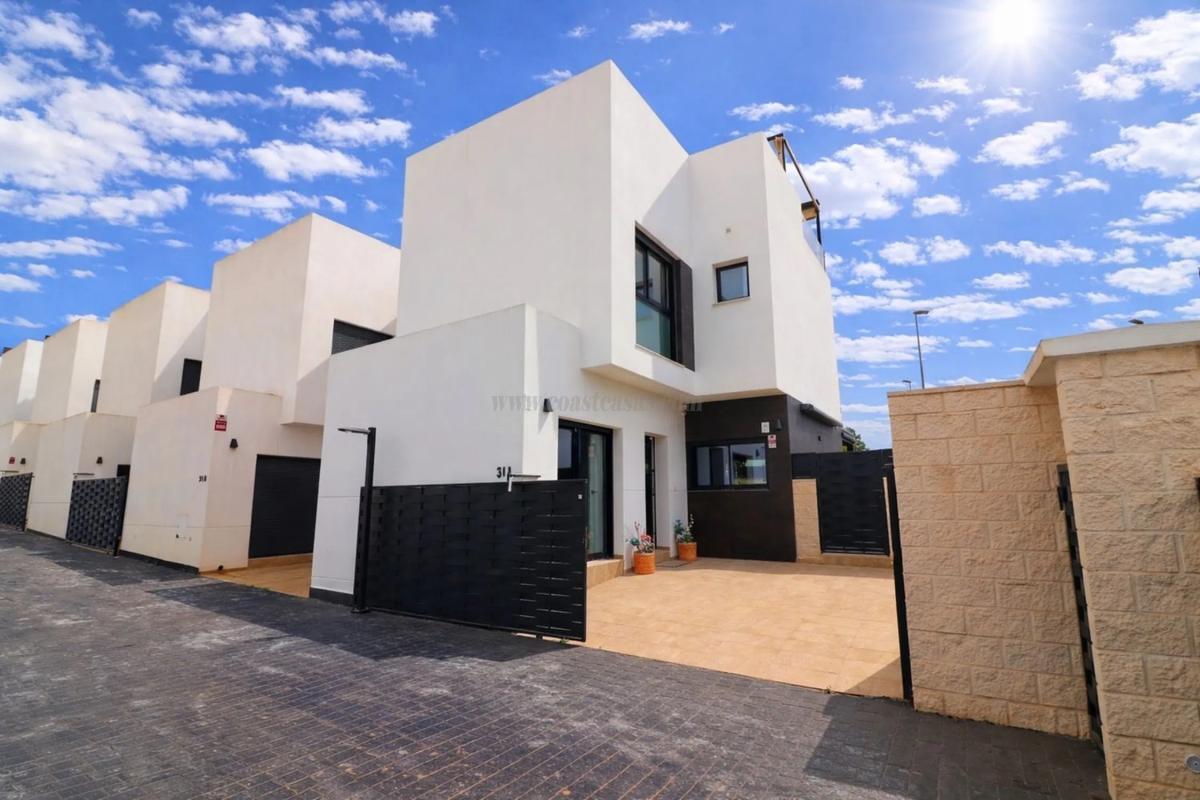 Venta de villa en Benijofar