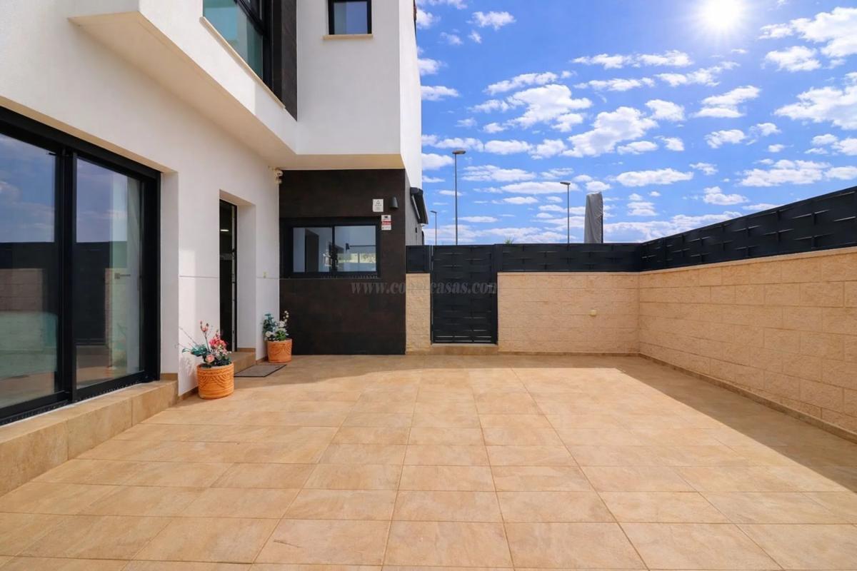 Venta de villa en Benijofar