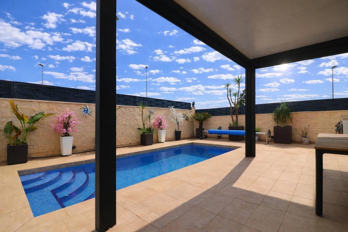 Venta de villa en Benijofar