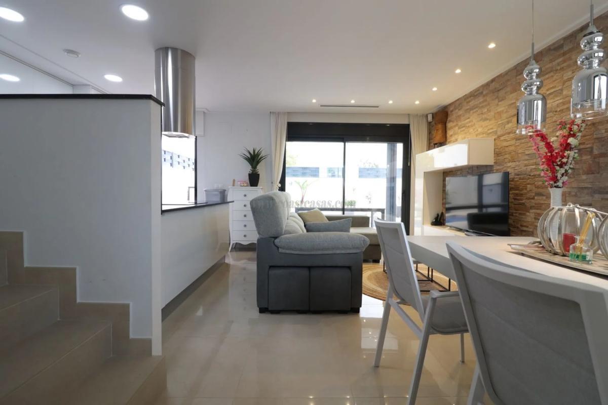 Venta de villa en Benijofar