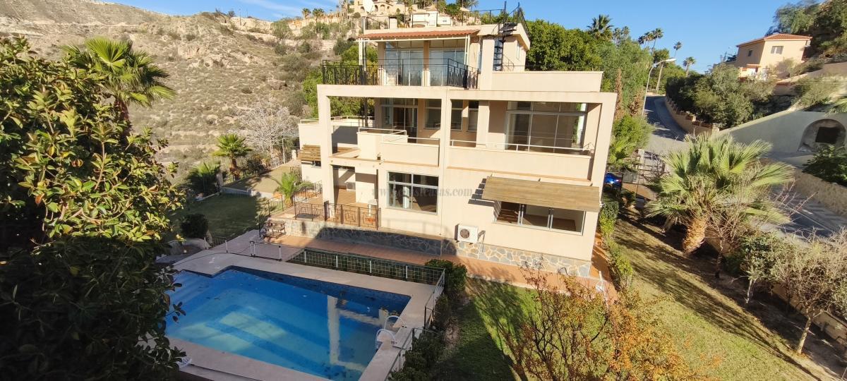 Venta de villa en El Campello