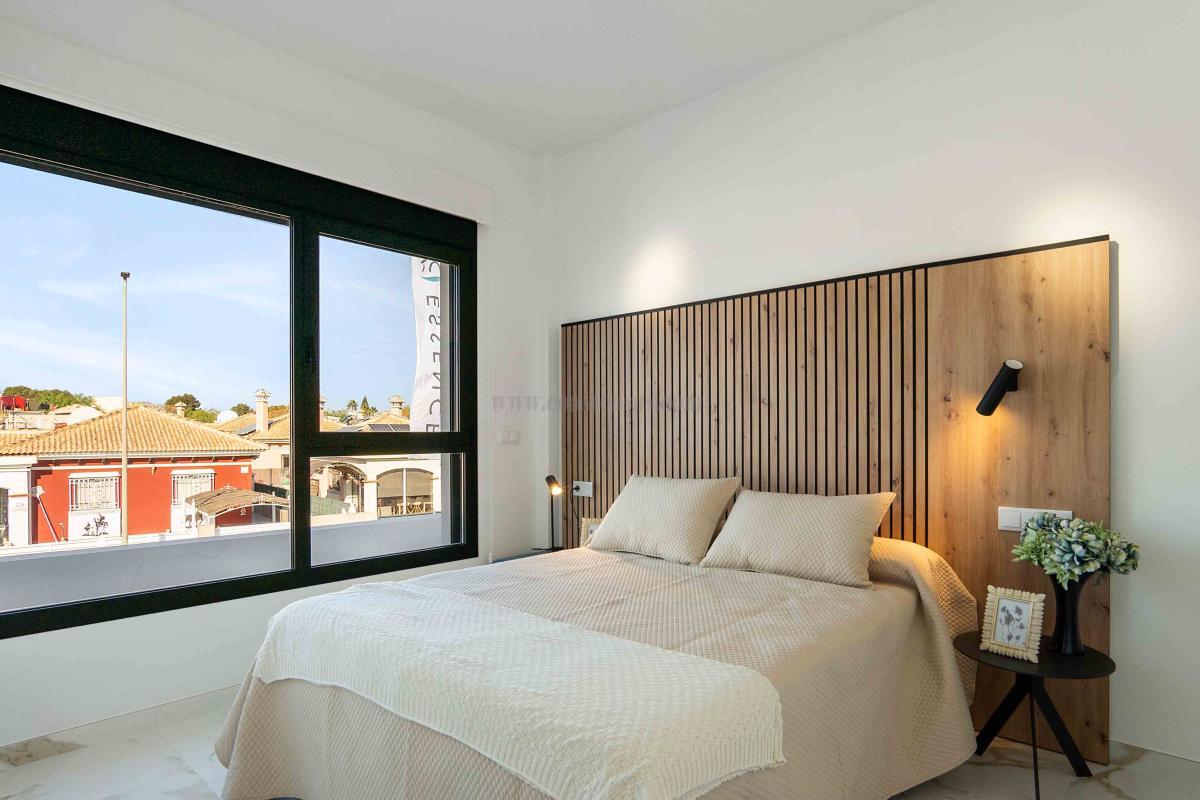 Venta de villa en Los Montesinos