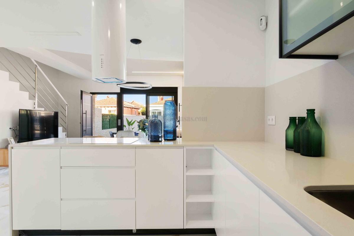 Venta de villa en Los Montesinos