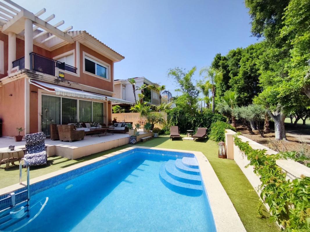 Venta de villa en Alicante
