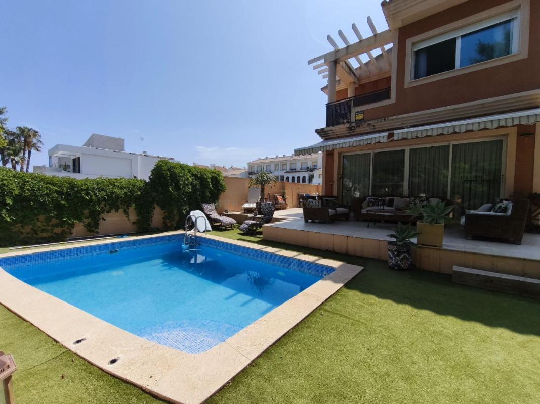 Venta de villa en Alicante