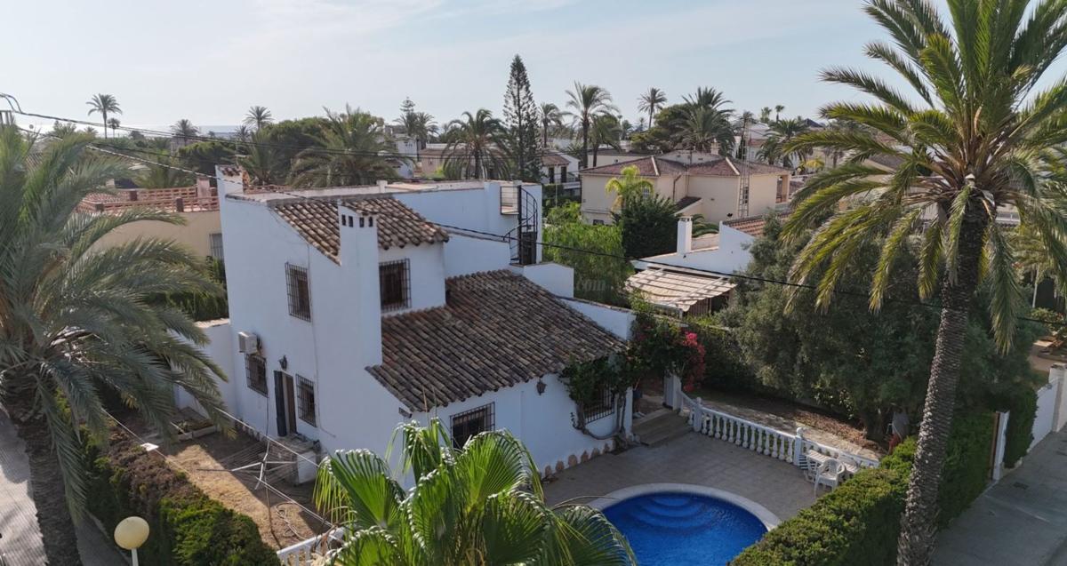 Venta de villa en Orihuela