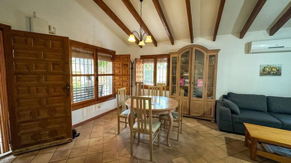 Venta de villa en Orihuela