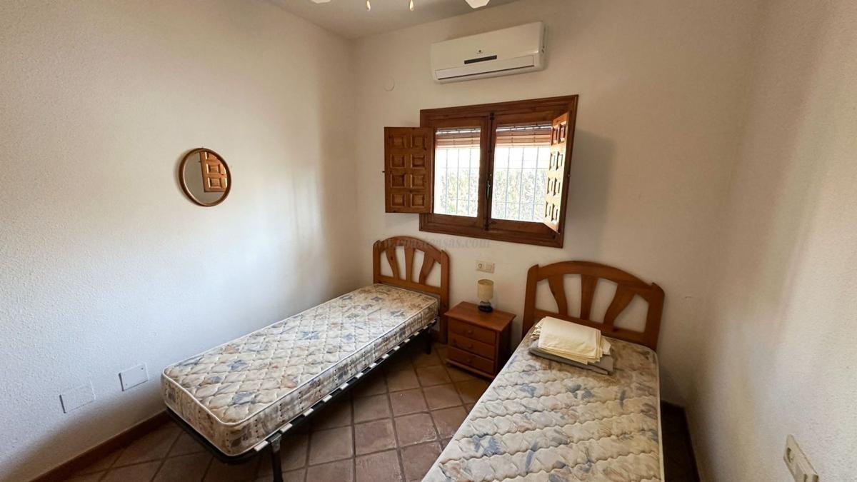 Venta de villa en Orihuela