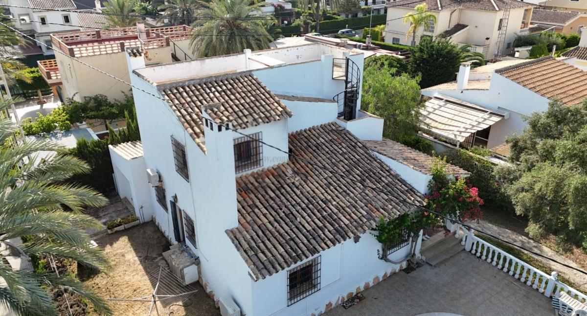 Venta de villa en Orihuela
