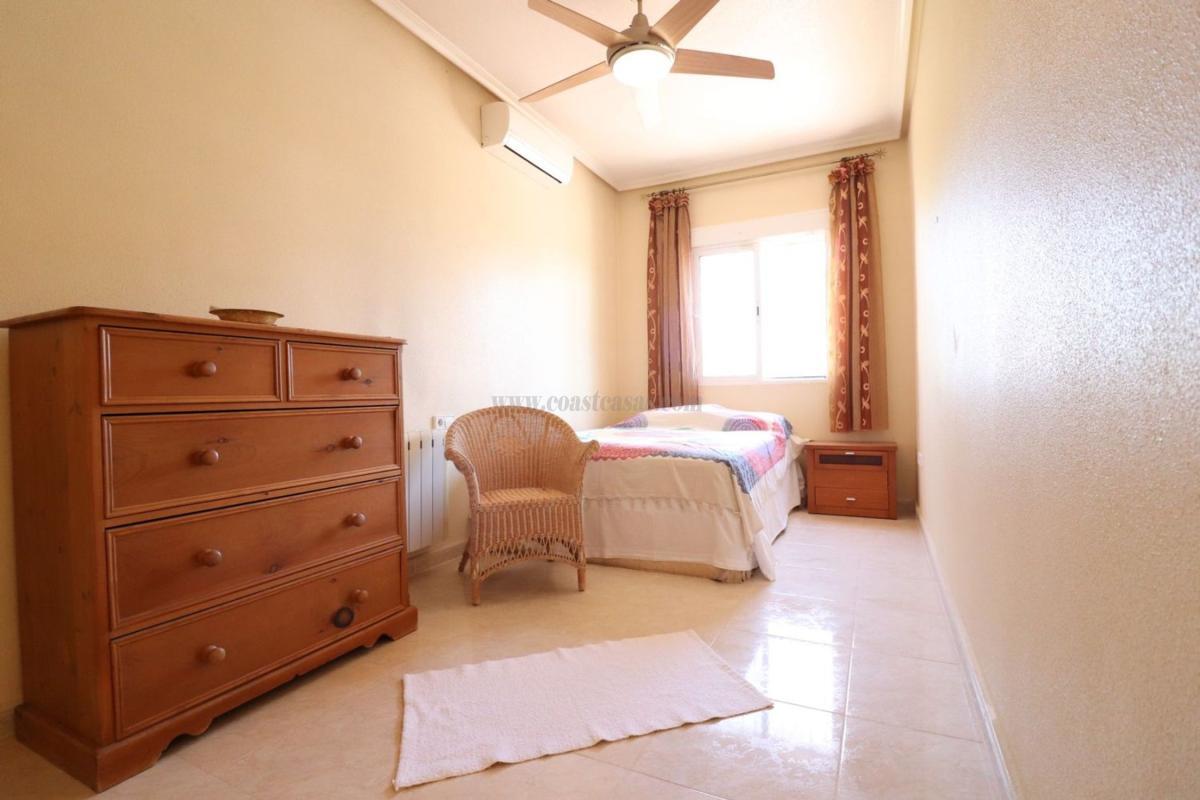 Venta de villa en Catral