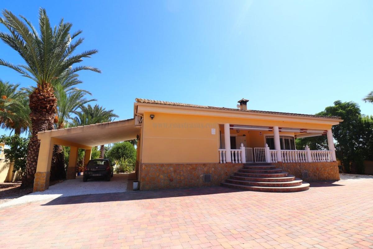 Venta de villa en Catral