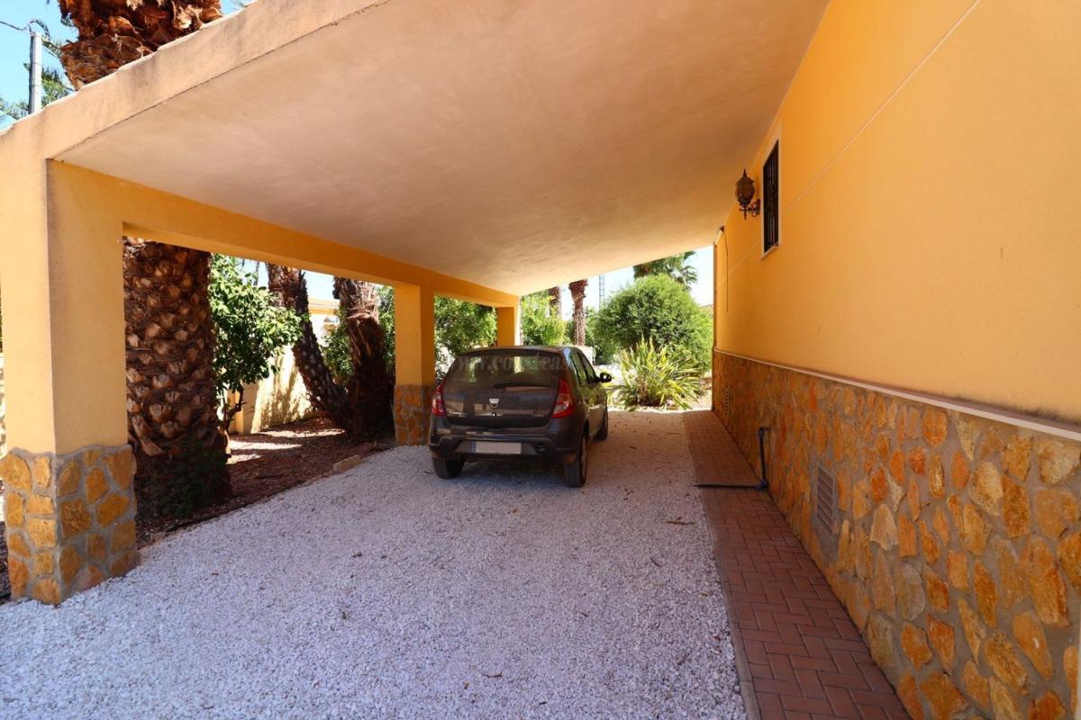 Venta de villa en Catral