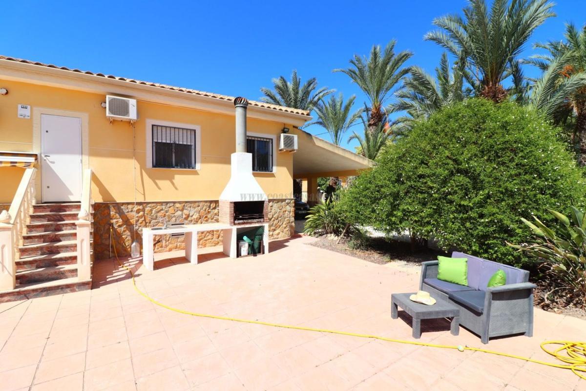 Venta de villa en Catral