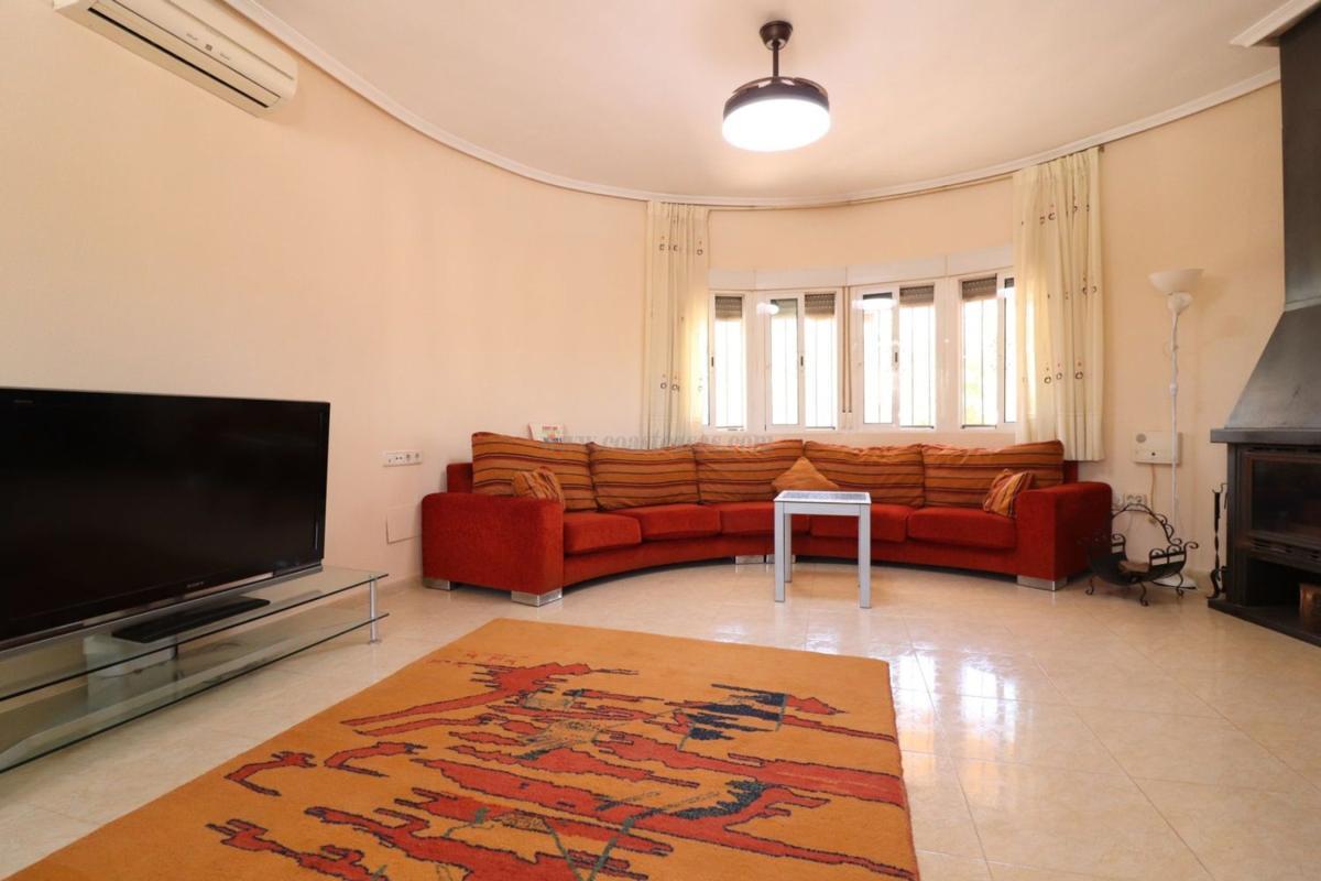 Venta de villa en Catral