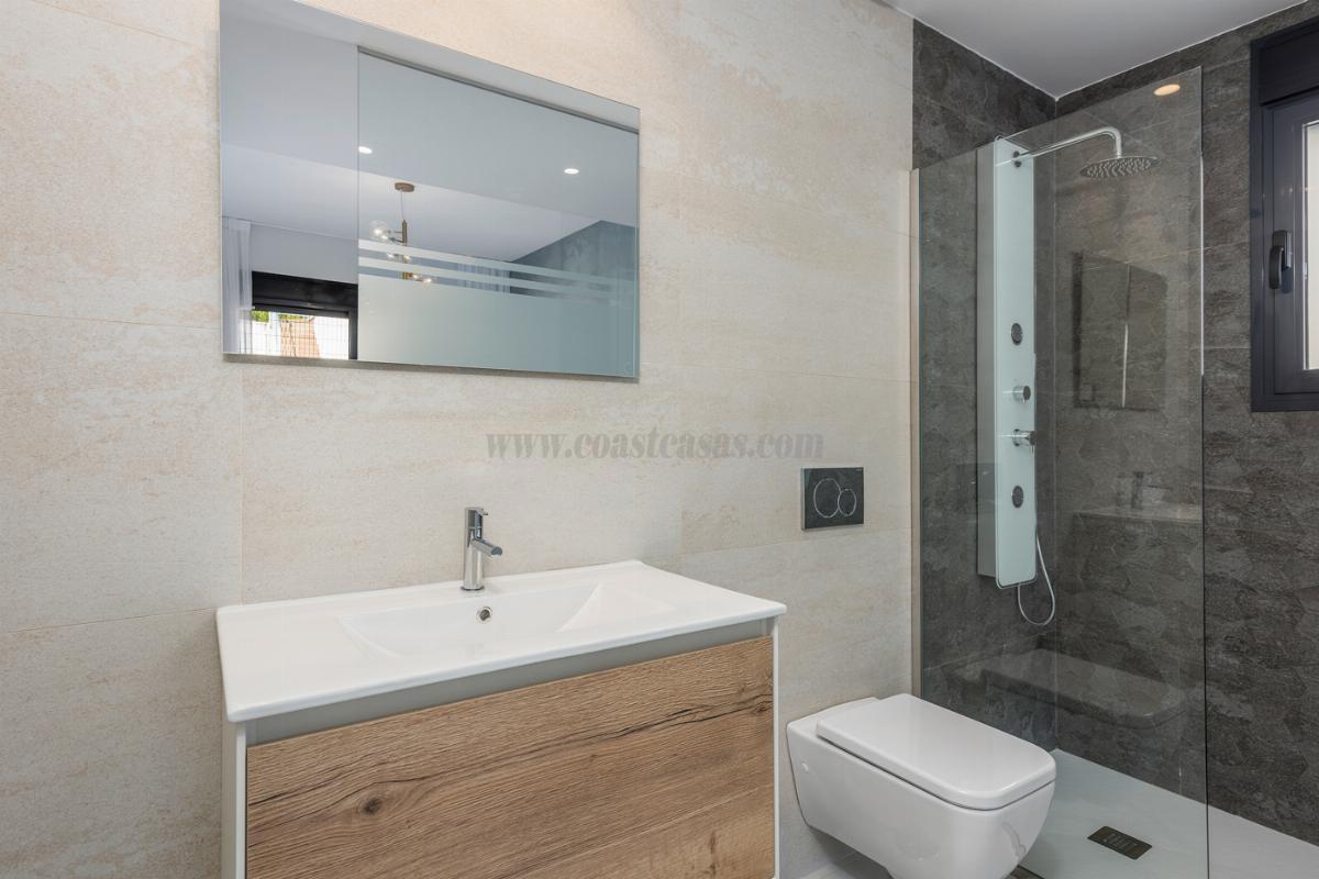 For sale of bungalow in San Miguel de Salinas