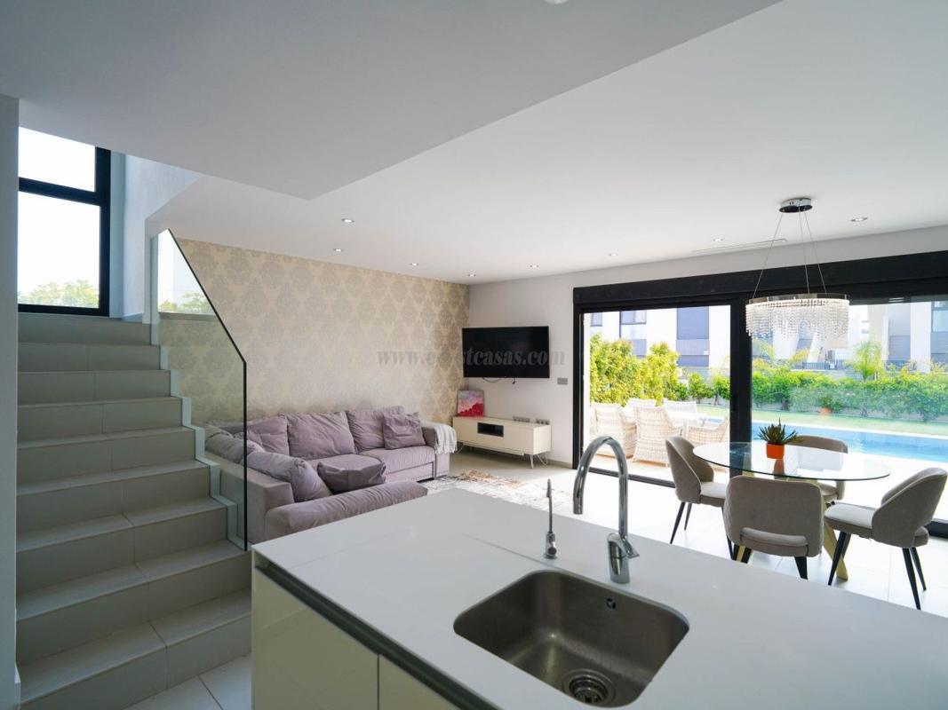 Venta de villa en Rojales