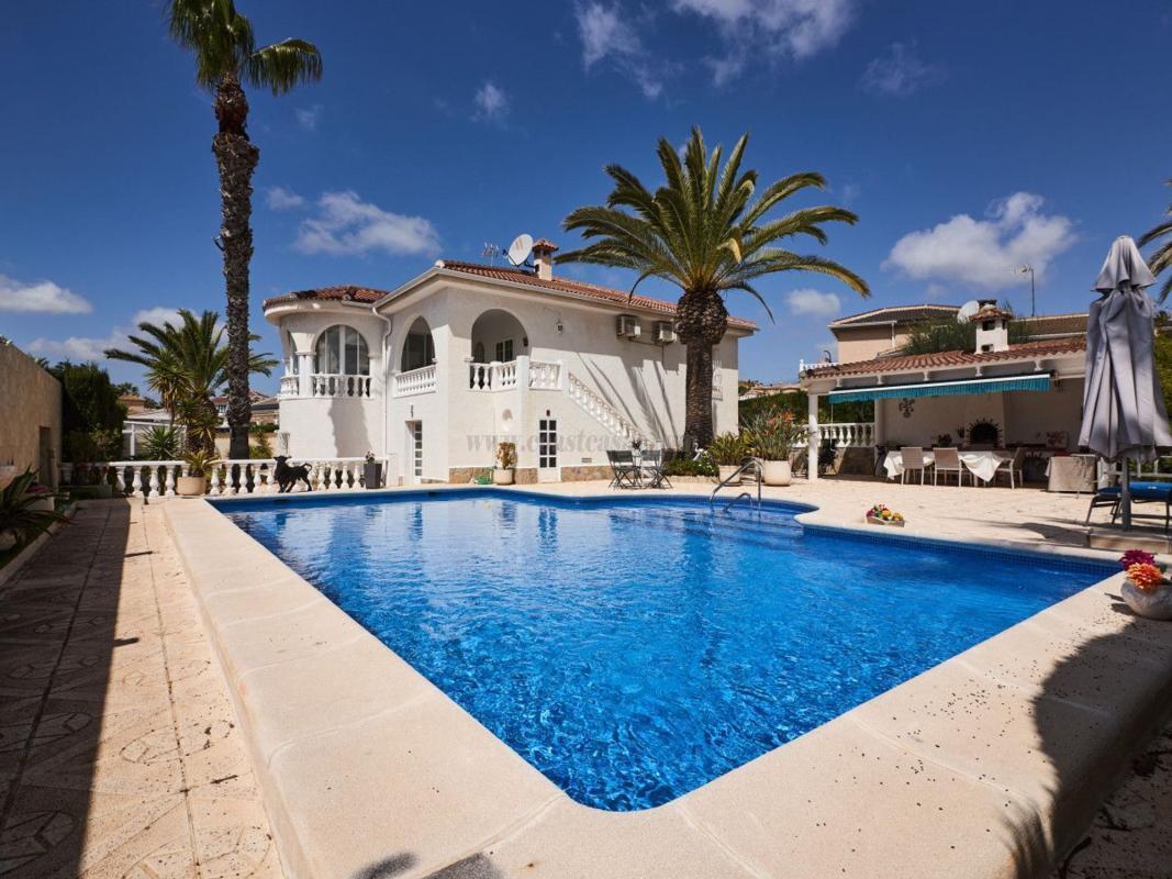 Venta de villa en Rojales