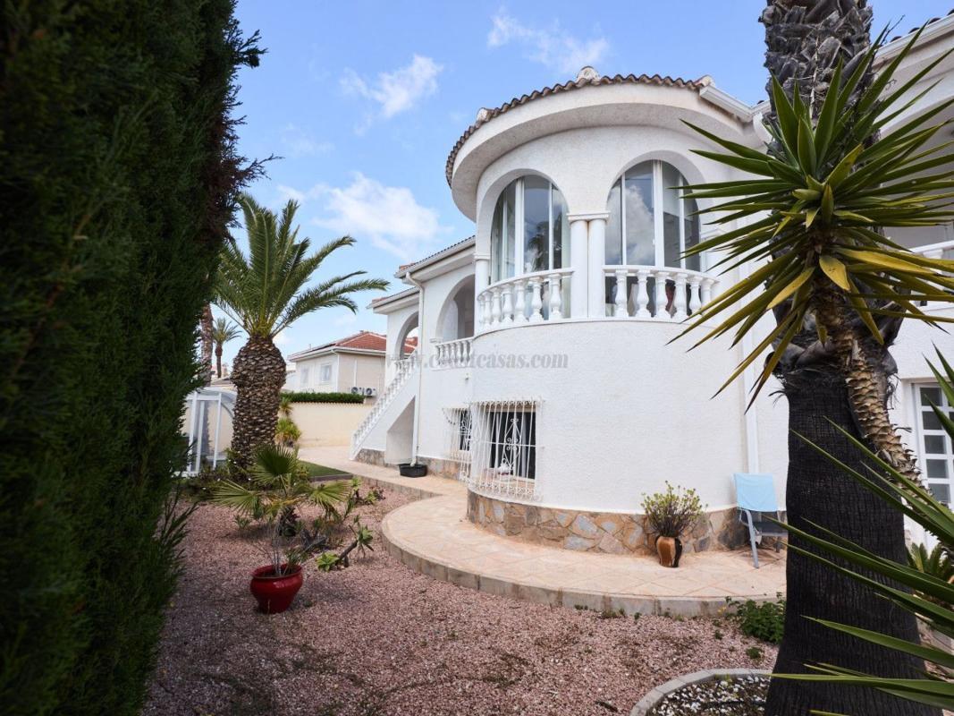 Venta de villa en Rojales