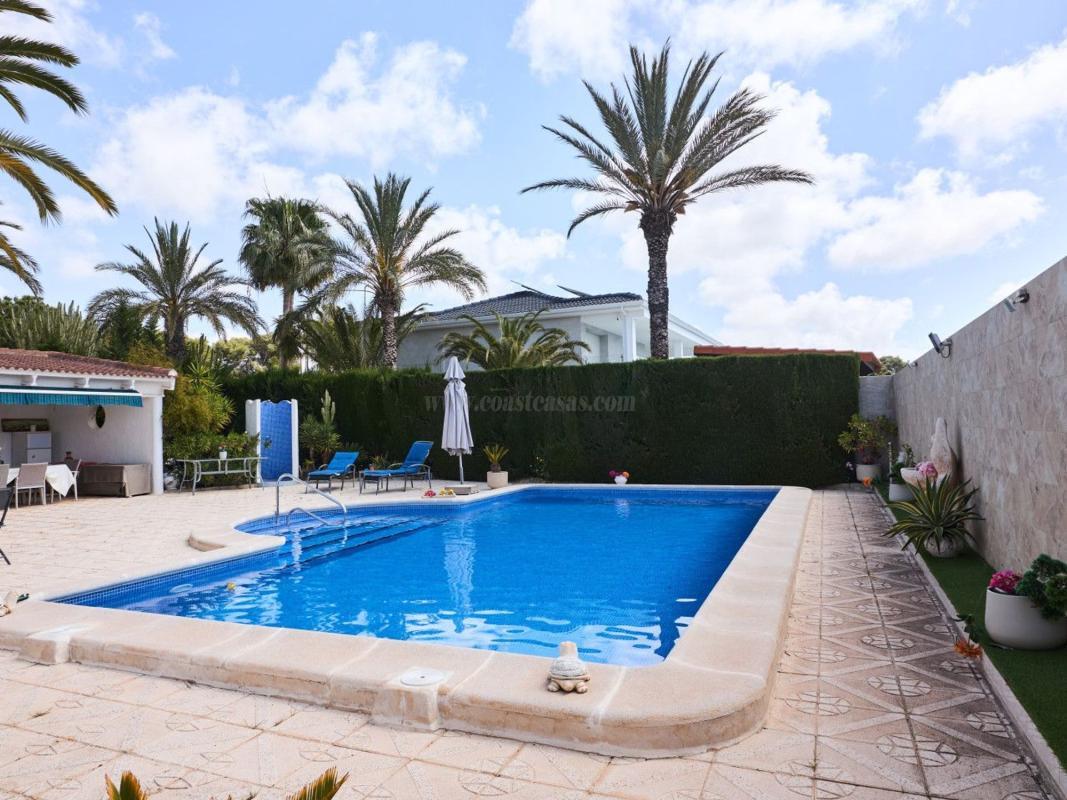 Venta de villa en Rojales