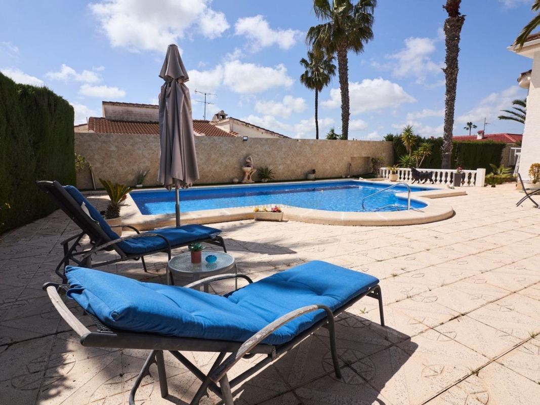 Venta de villa en Rojales