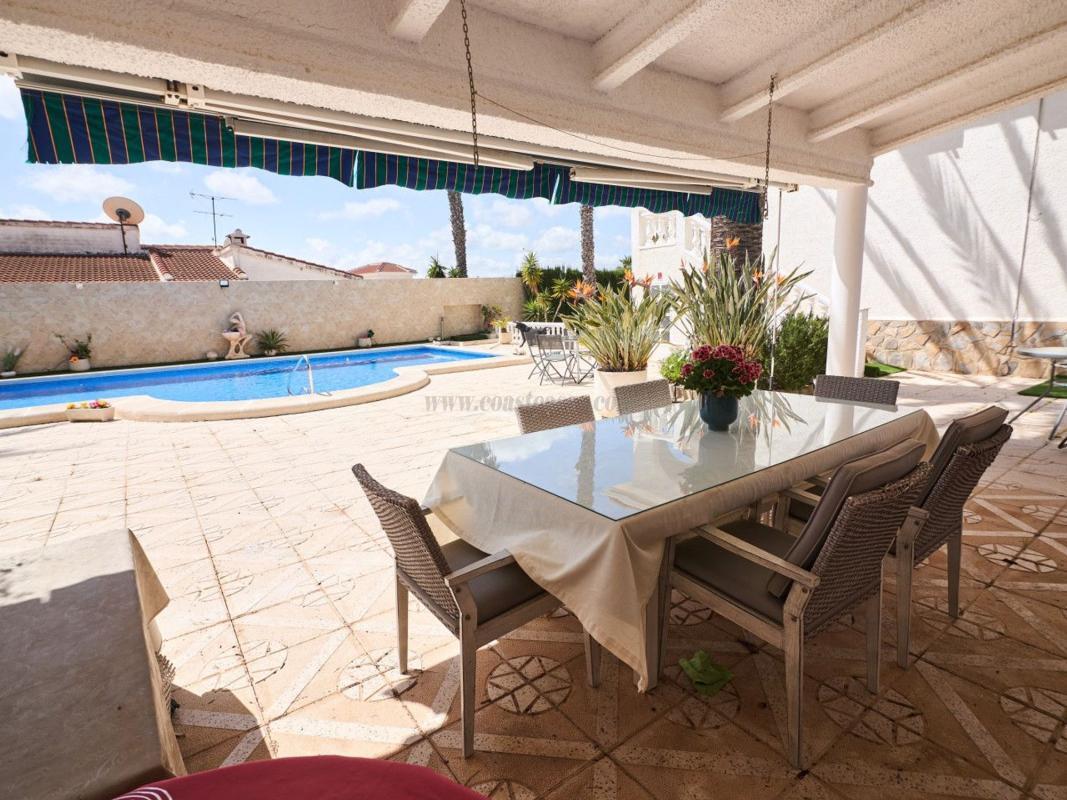 Venta de villa en Rojales