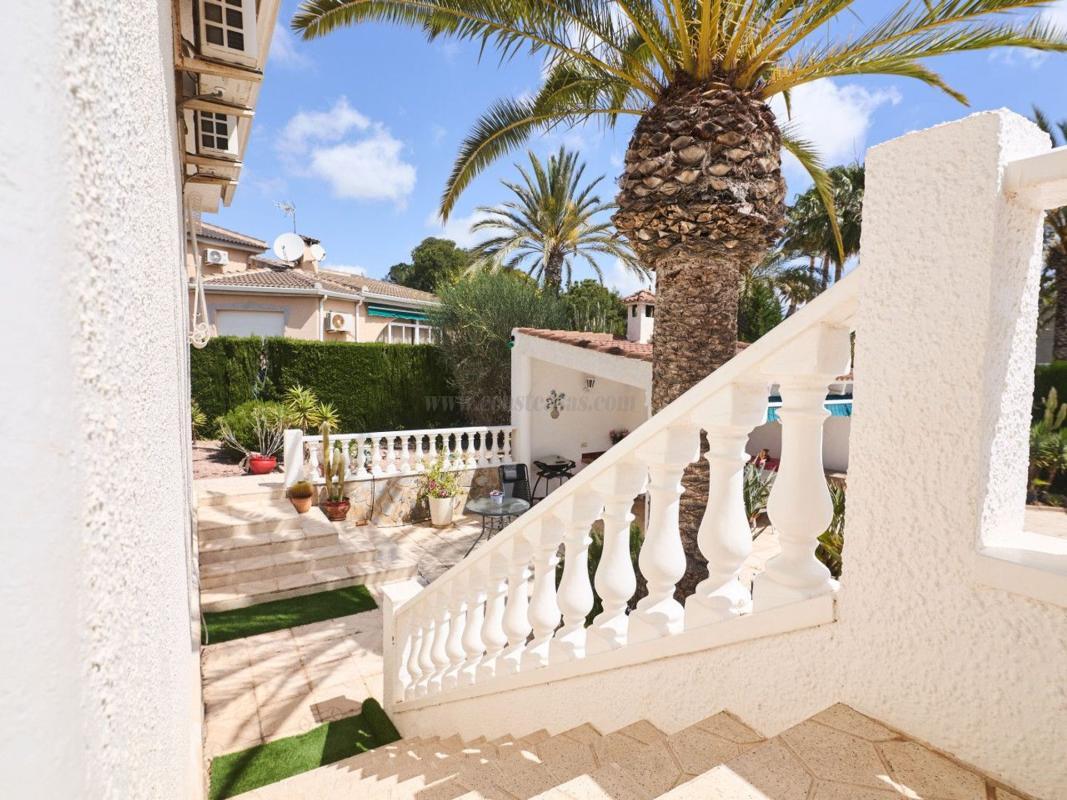 Venta de villa en Rojales