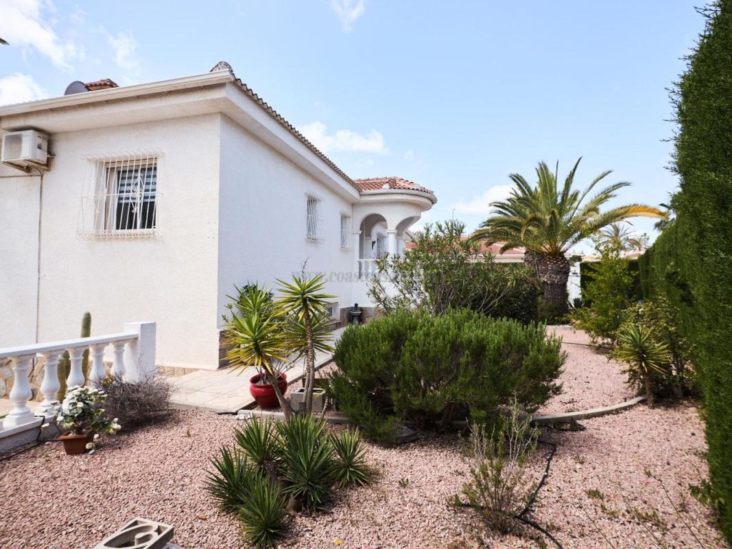 Venta de villa en Rojales