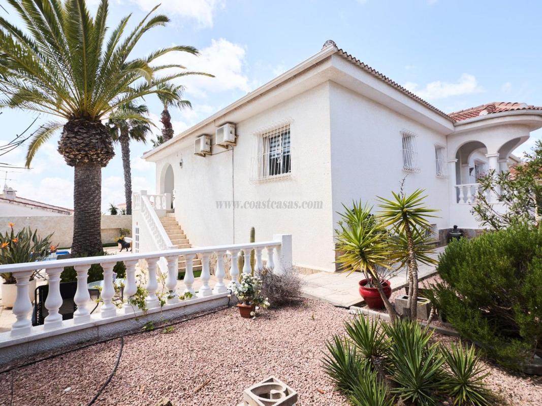 Venta de villa en Rojales