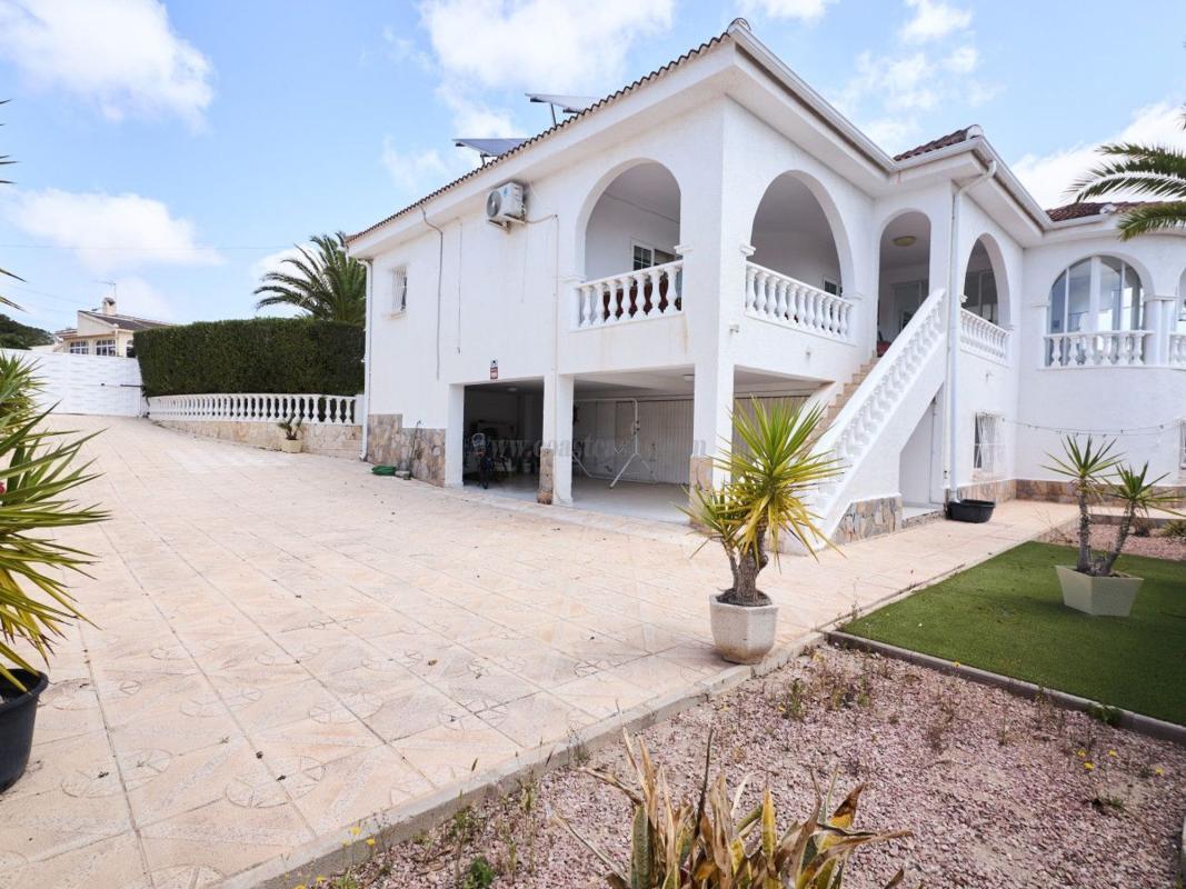 Venta de villa en Rojales