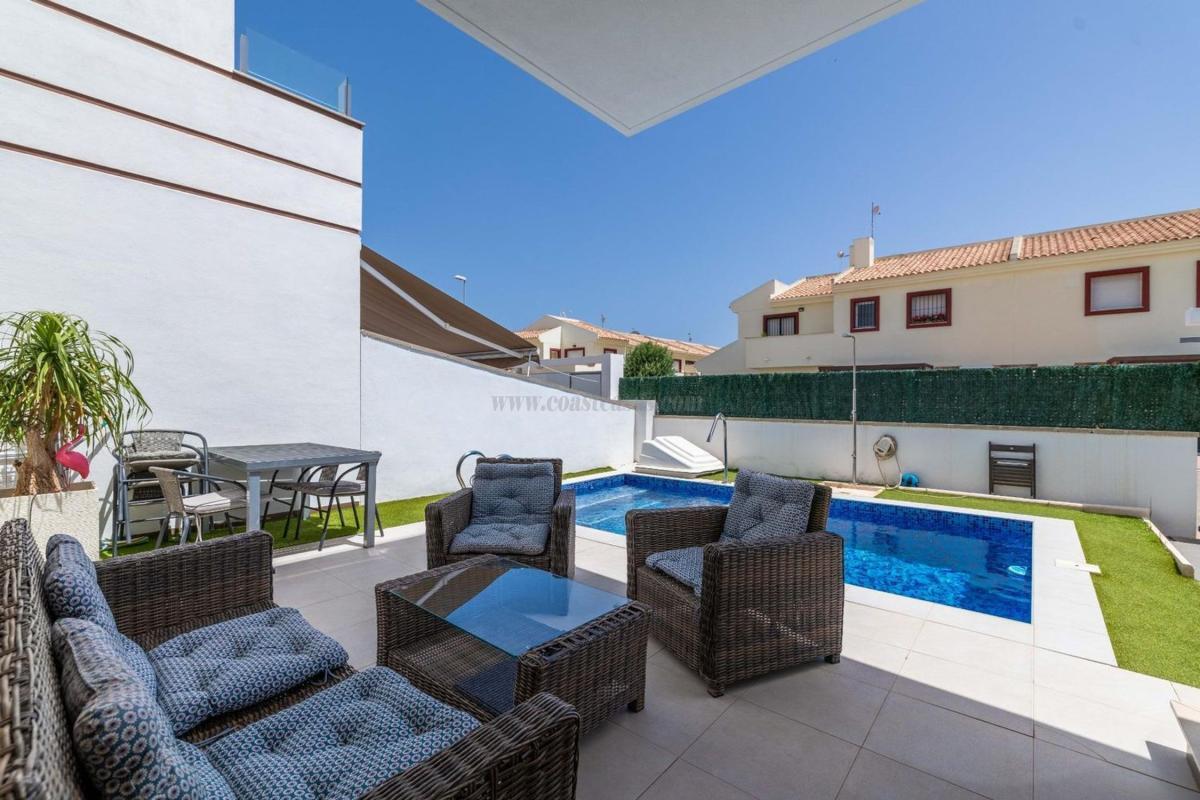 Venta de villa en Rojales
