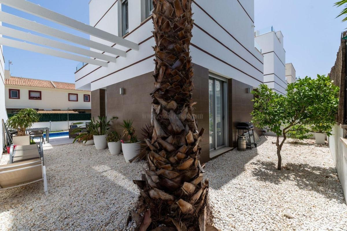 Venta de villa en Rojales