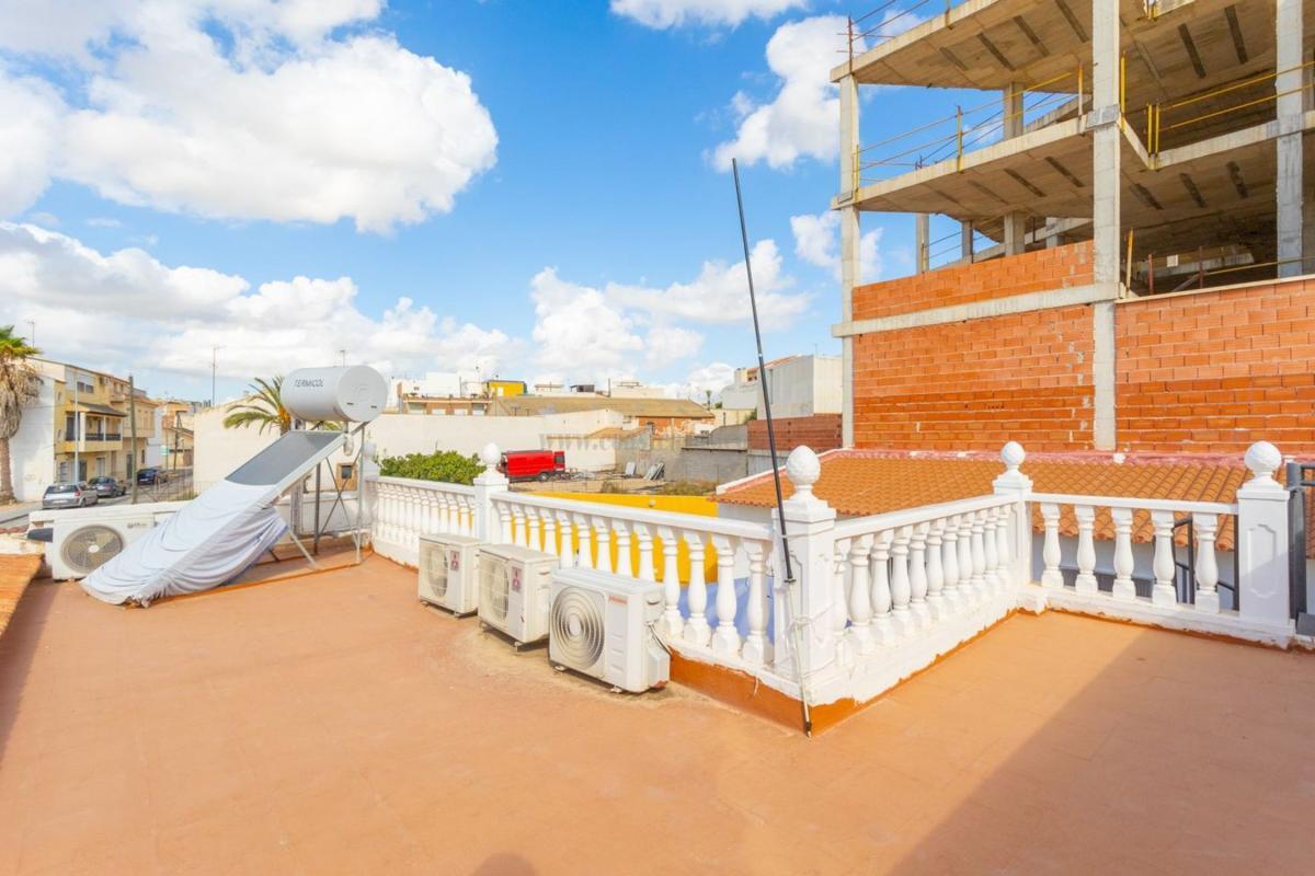 Venta de  en Los Montesinos