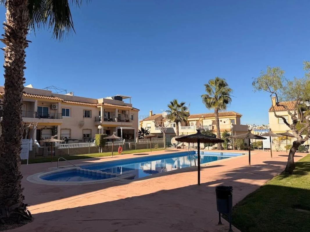 Venta de villa en Orihuela