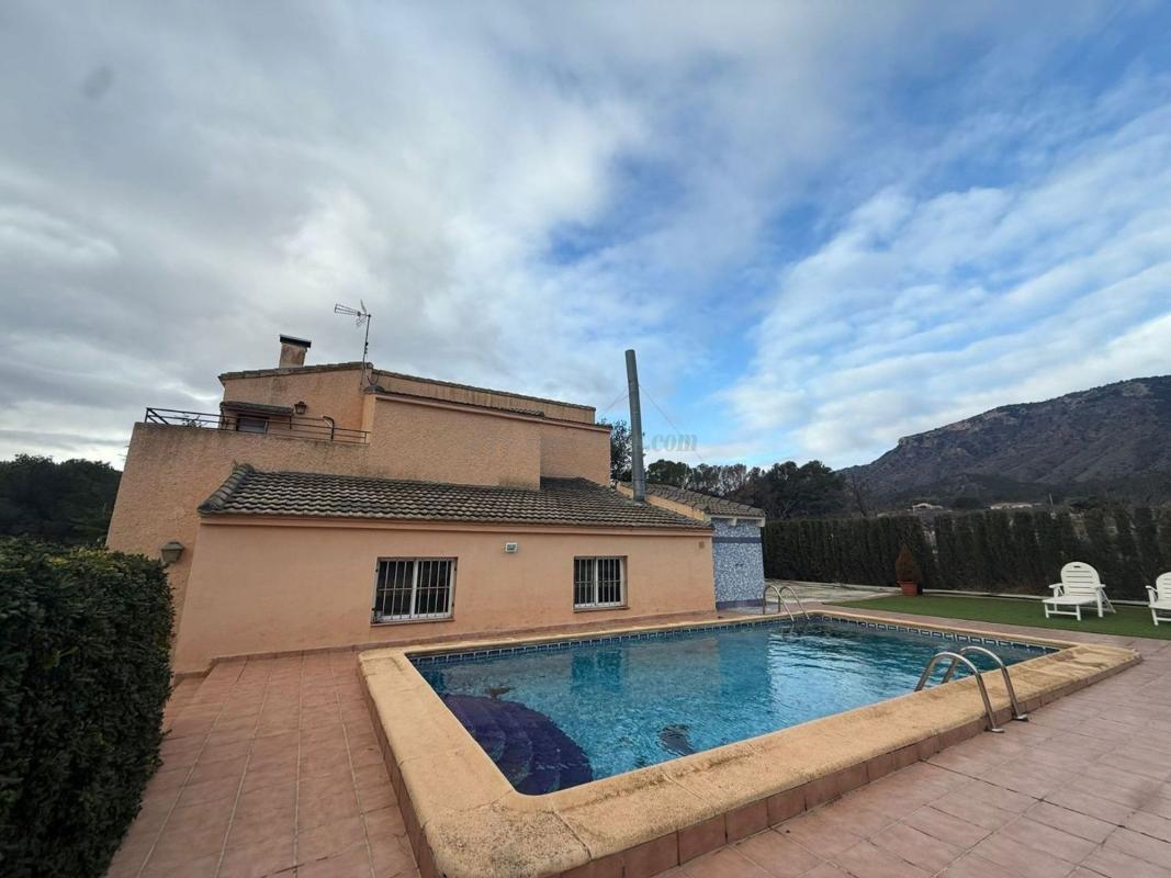 Venta de villa en Salinas